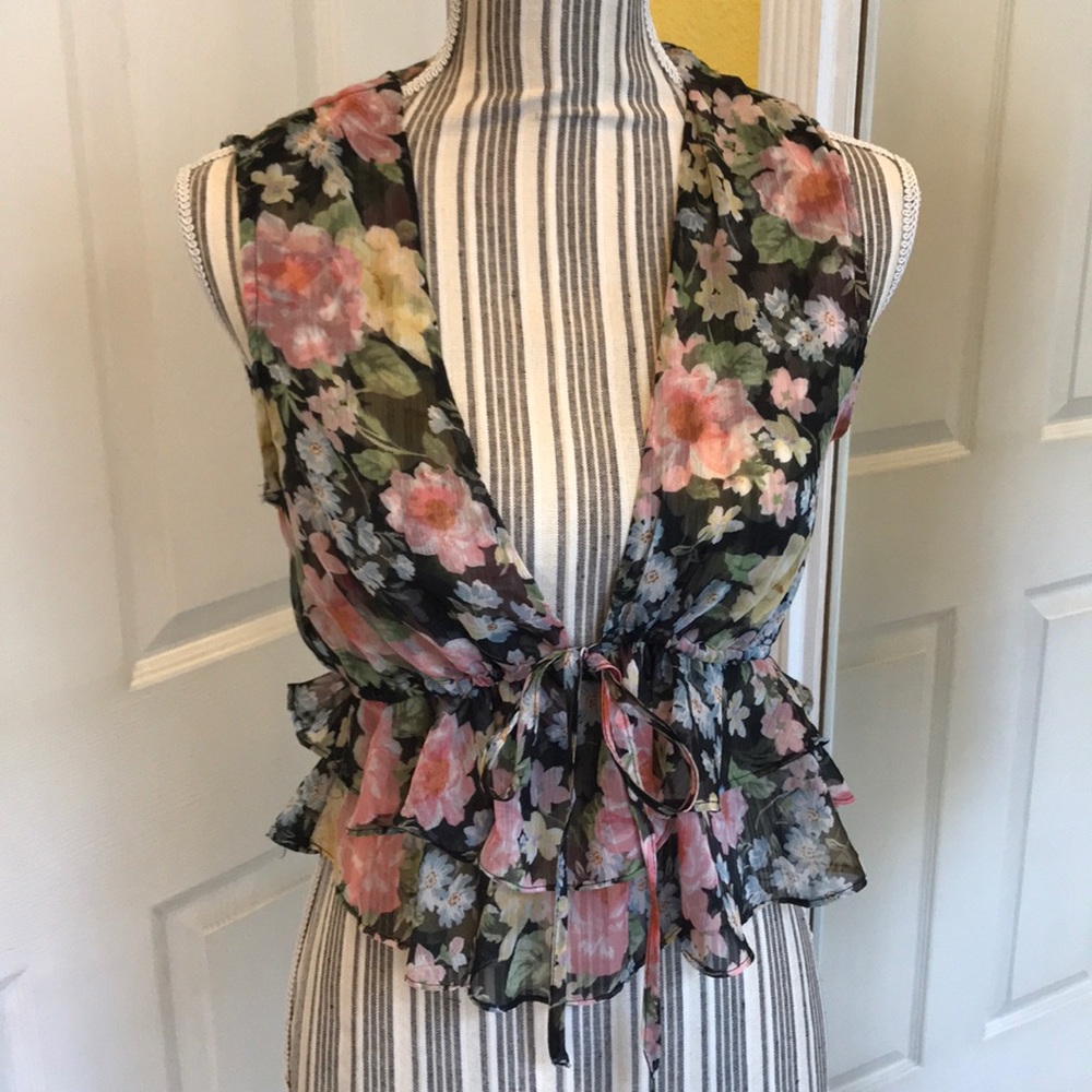 Ruffle Crop Top - Picture 2 of 4